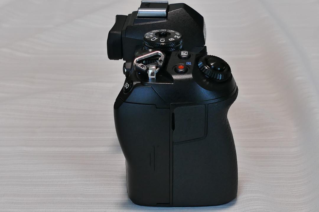 新品同様 OLYMPUS E-M1 MarkⅢ シャッター回数1264！