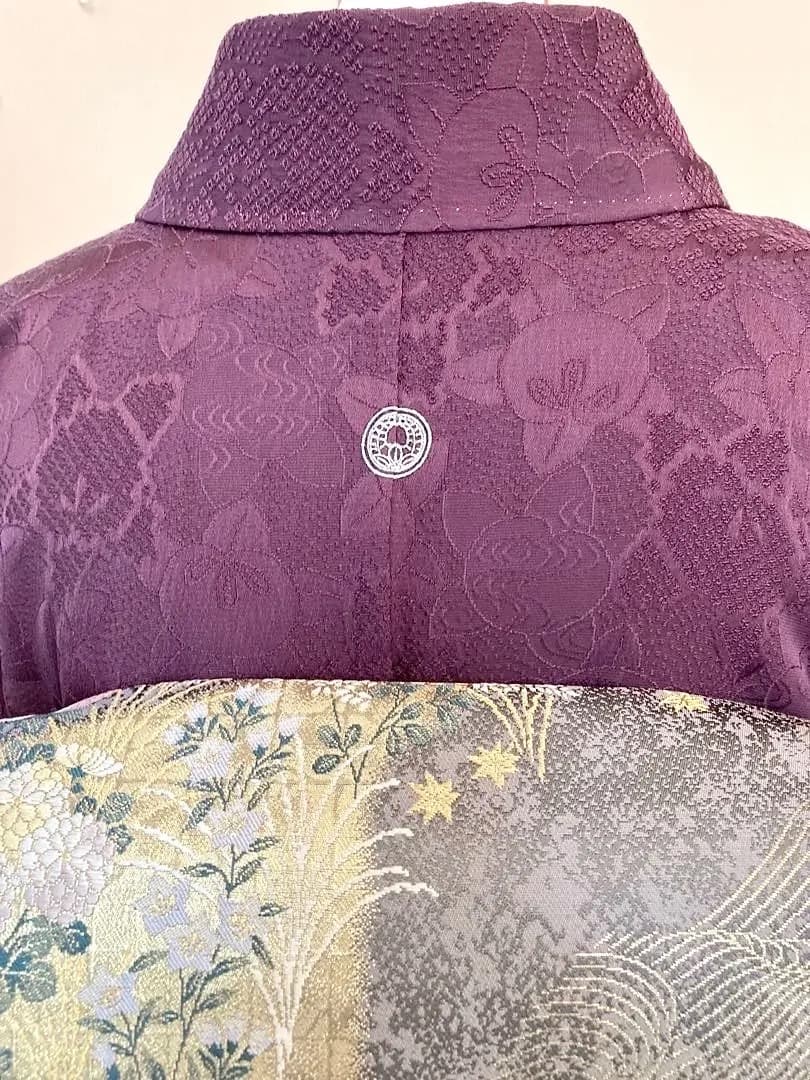 ふっくらと地紋は橘 吉祥古典柄 美品上質正絹 色無地一つ紋 高貴なお色合 準礼装 ふっくらと地紋は橘 吉祥古典柄 美品上質正絹 色無地一つ紋 高貴なお色合 準礼装