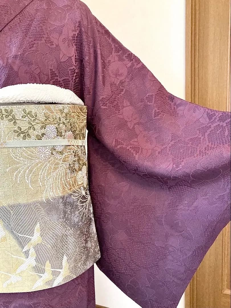 ふっくらと地紋は橘 吉祥古典柄 美品上質正絹 色無地一つ紋 高貴なお色合 準礼装 ふっくらと地紋は橘 吉祥古典柄 美品上質正絹 色無地一つ紋 高貴なお色合 準礼装