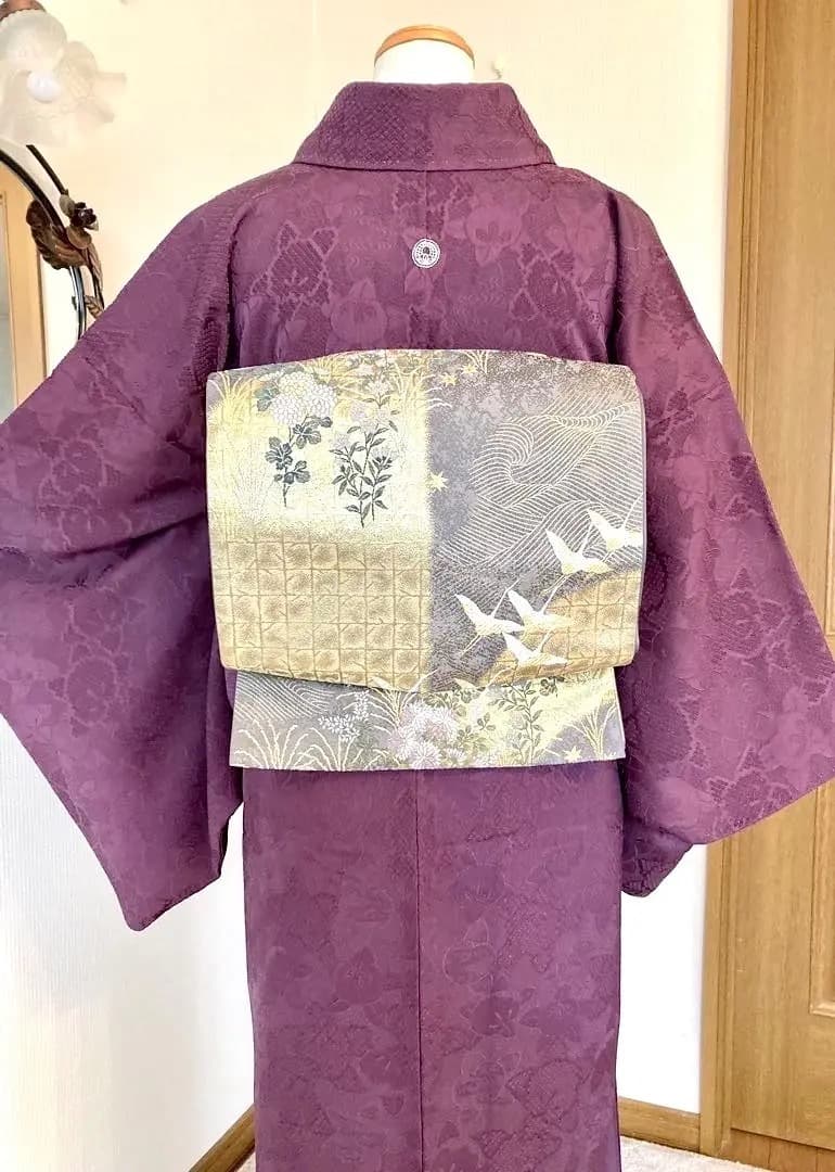 ふっくらと地紋は橘 吉祥古典柄 美品上質正絹 色無地一つ紋 高貴なお色合 準礼装 ふっくらと地紋は橘 吉祥古典柄 美品上質正絹 色無地一つ紋 高貴なお色合 準礼装