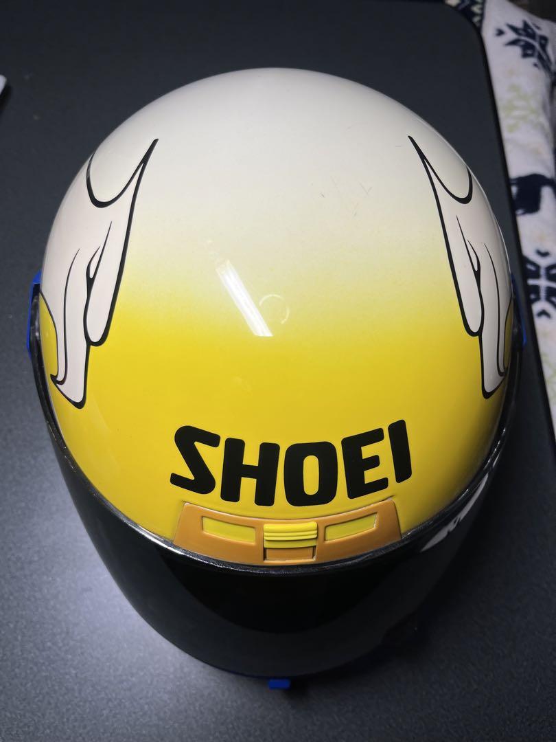 ジョン・コシンスキーヘルメット