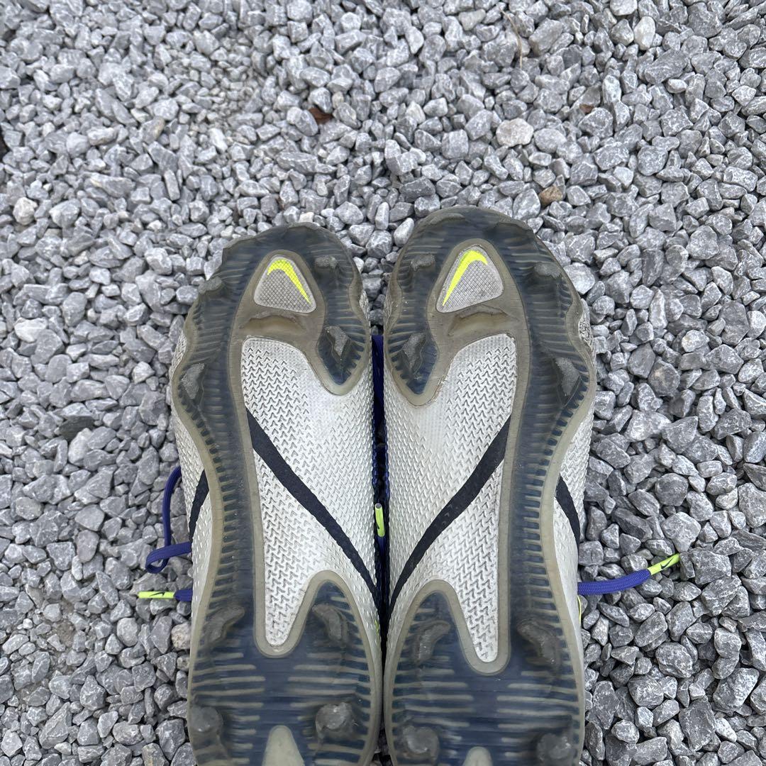 Nike Phantom FG 紫イエロー　トップモデル