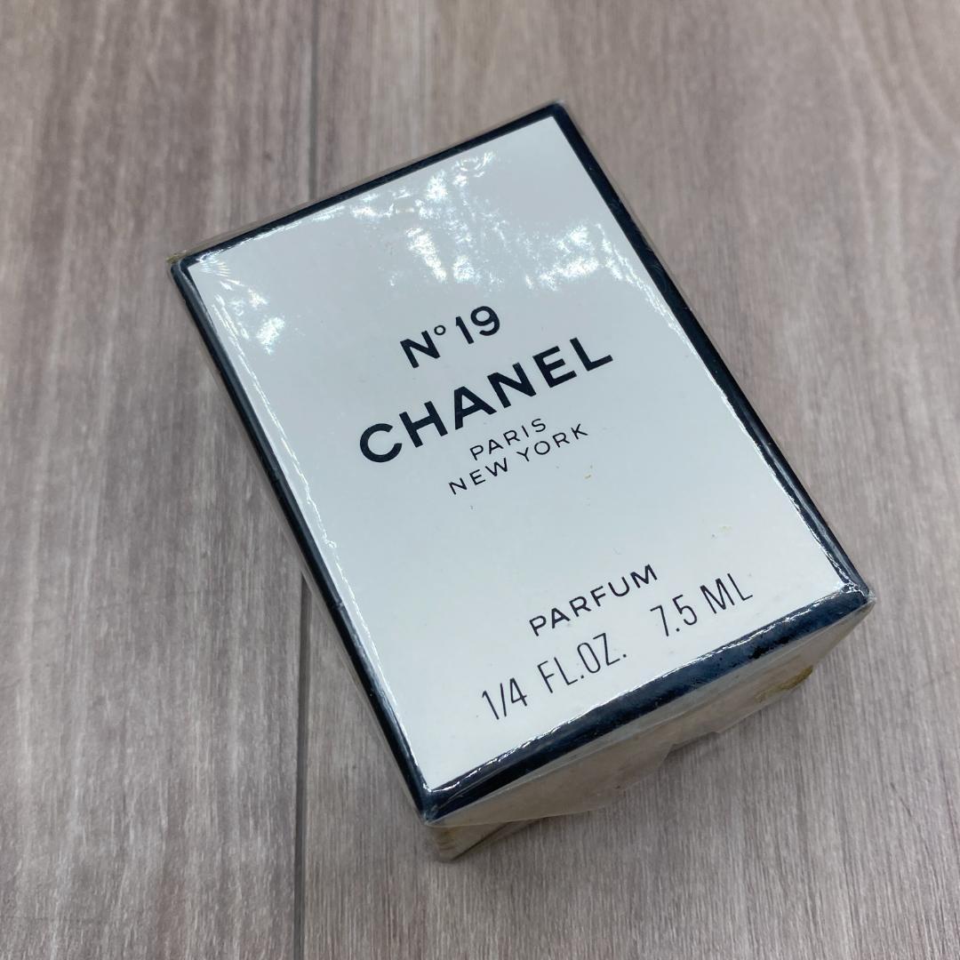 ◆CHANEL 香水　N°19　未開封　コスメ　３点セット