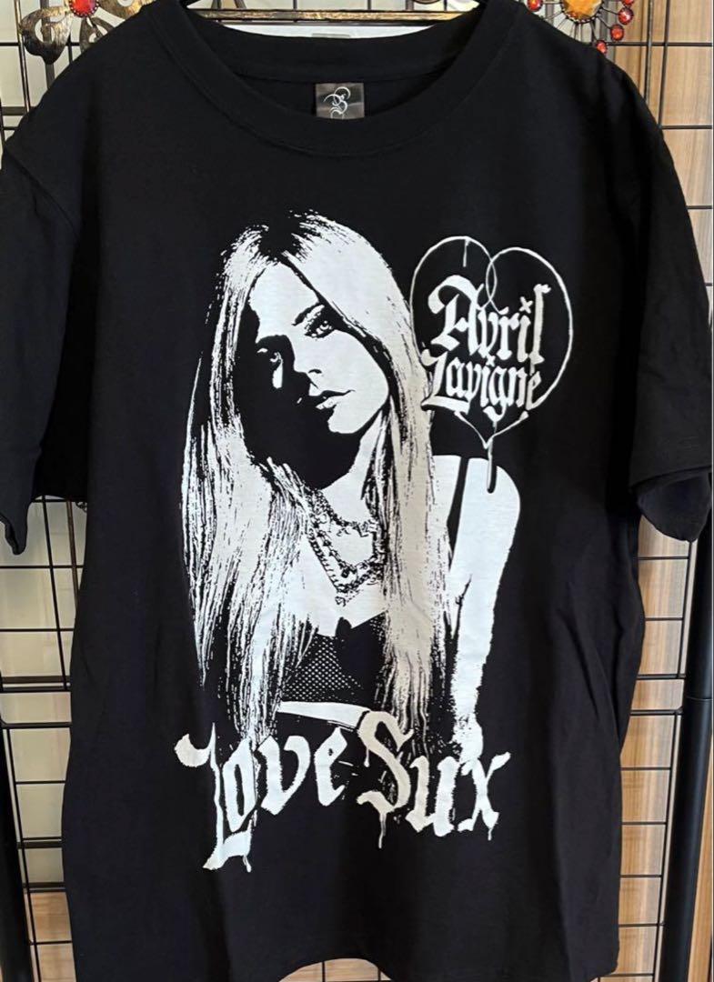 Avril Lavigne Love Sux Tシャツ