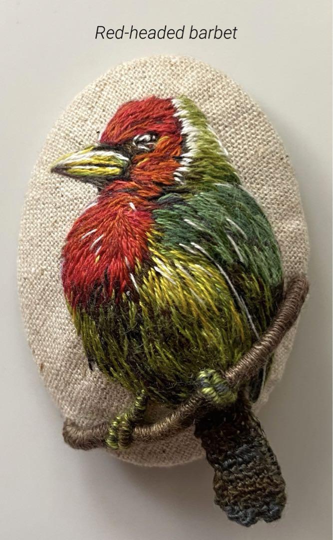 ❁hAnafany❁(専用) くるみボタン　鳥刺繍　ブローチ ❁hAnafany❁(専用) くるみボタン 鳥刺繍 ブローチ