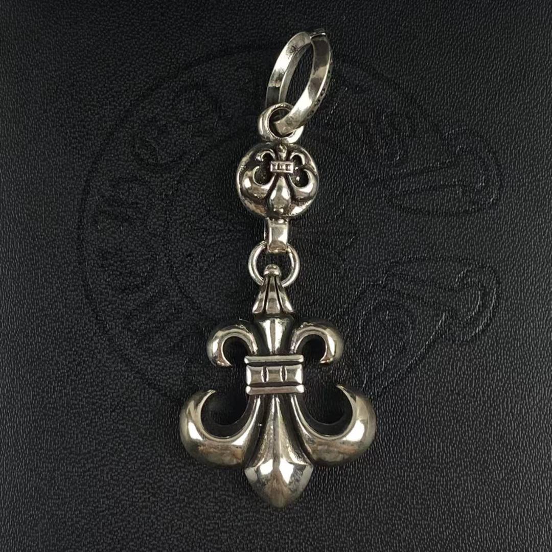 CHROME HEARTS紋章デザイン 925シルバー フ ペンダントトップ