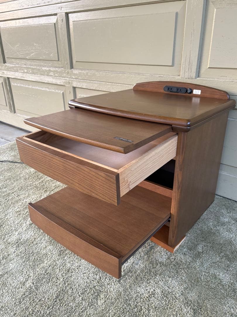 カリモク　ベッドサイドチェスト　ナイトテーブル