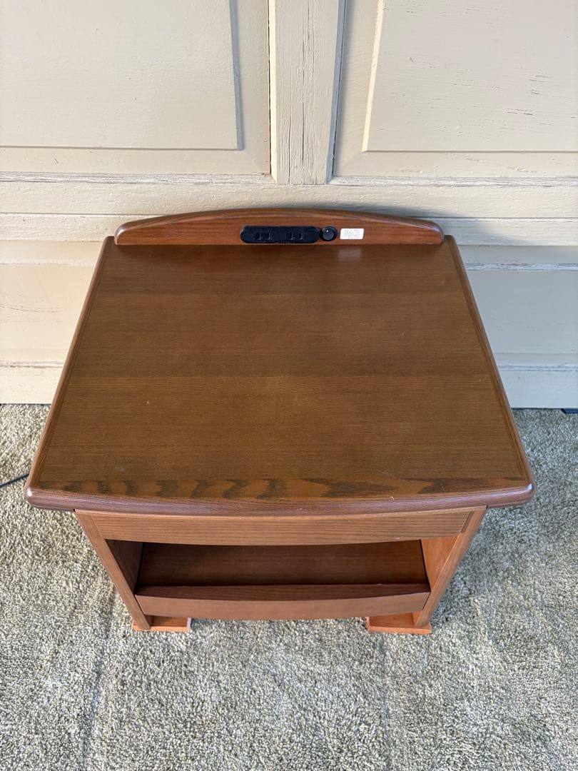 カリモク　ベッドサイドチェスト　ナイトテーブル