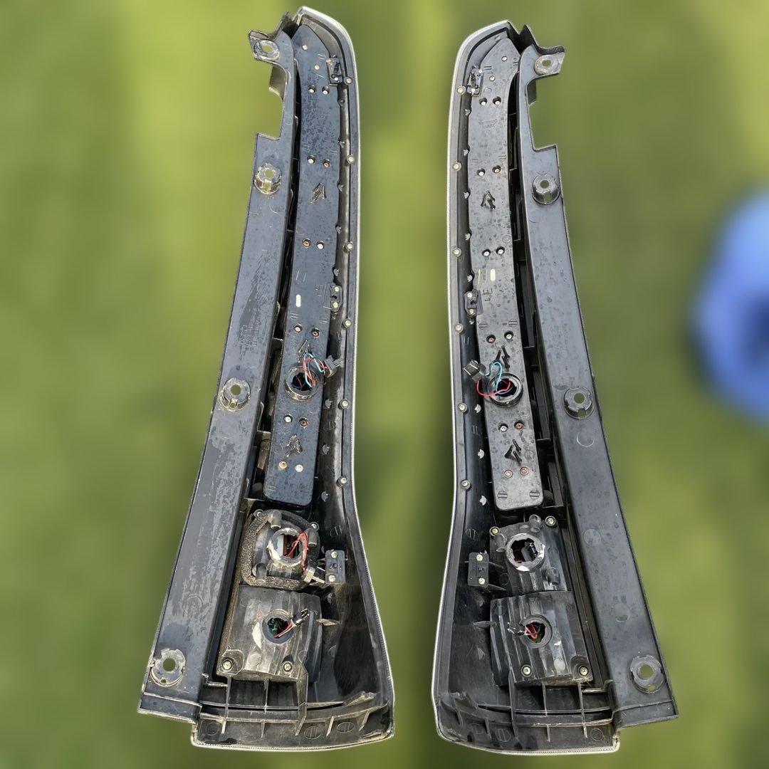 セレナC25 ヴァレンティLEDテールクリア左右セット