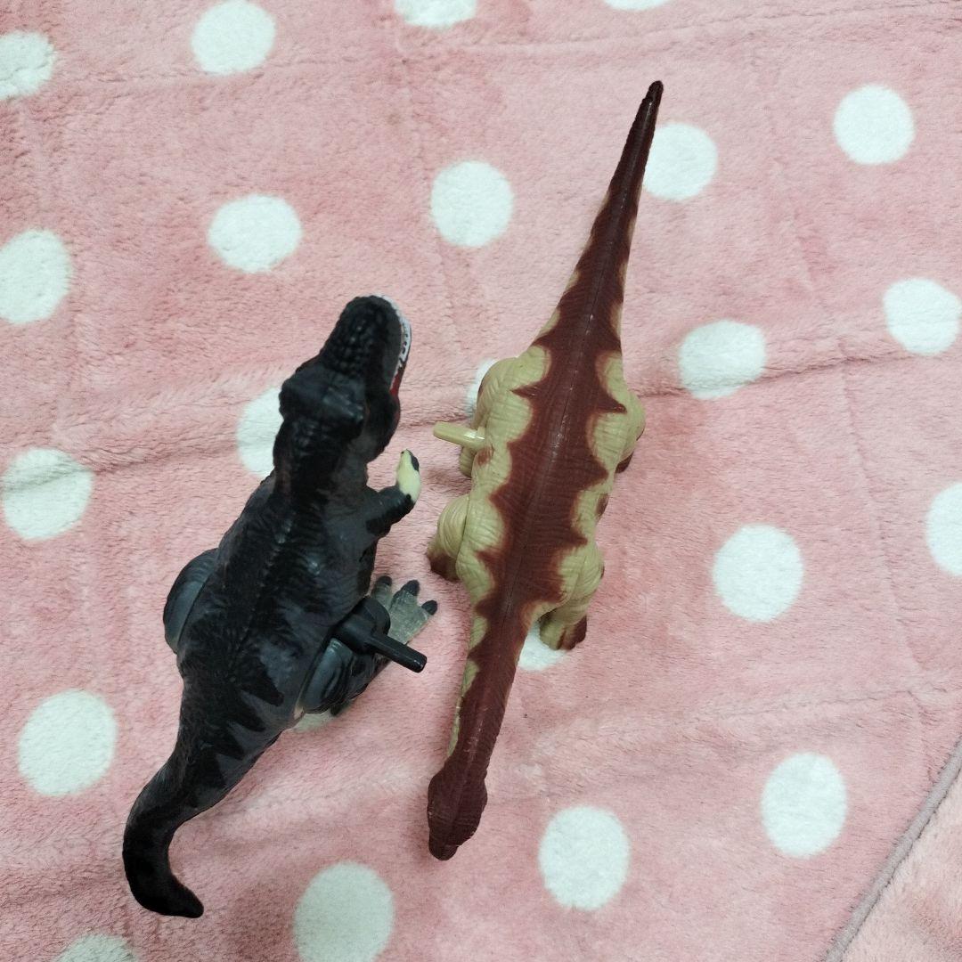 恐竜フィギュアセット 黒と茶色