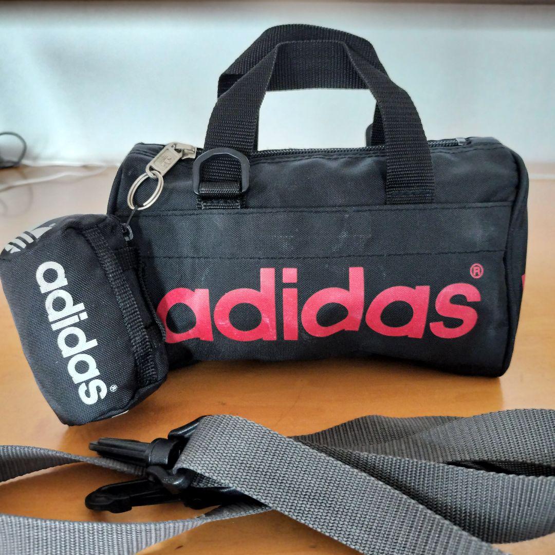 adidas 90年代　ショルダーバッグ　スウェーデンカラー　デサント 90s adidas デサント製 ミニショルダーバッグ ミニポーチ付 y2k