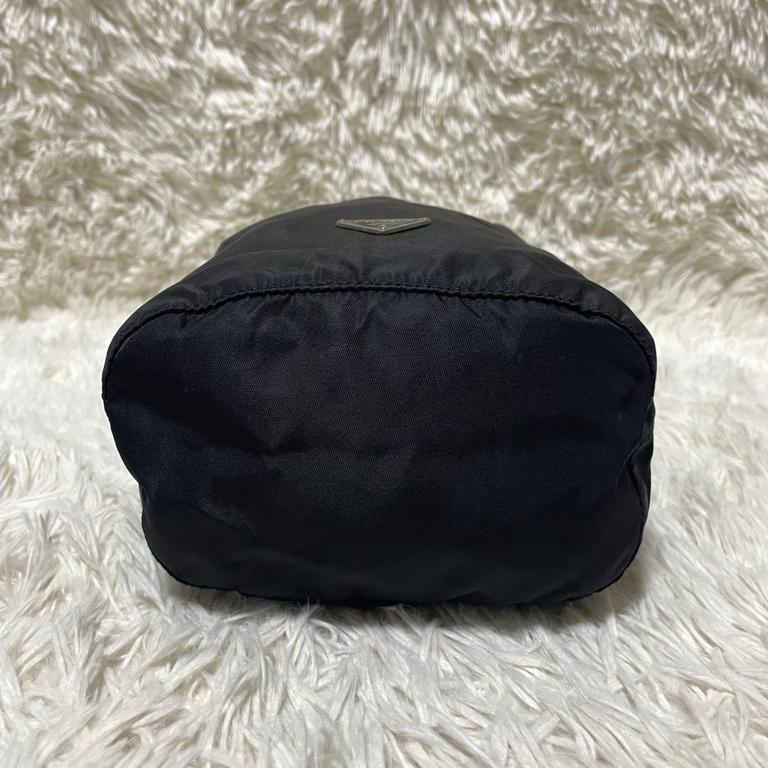 【美品】PRADA プラダ　ポーチ　巾着　ナイロン　ブラック　黒　レディース