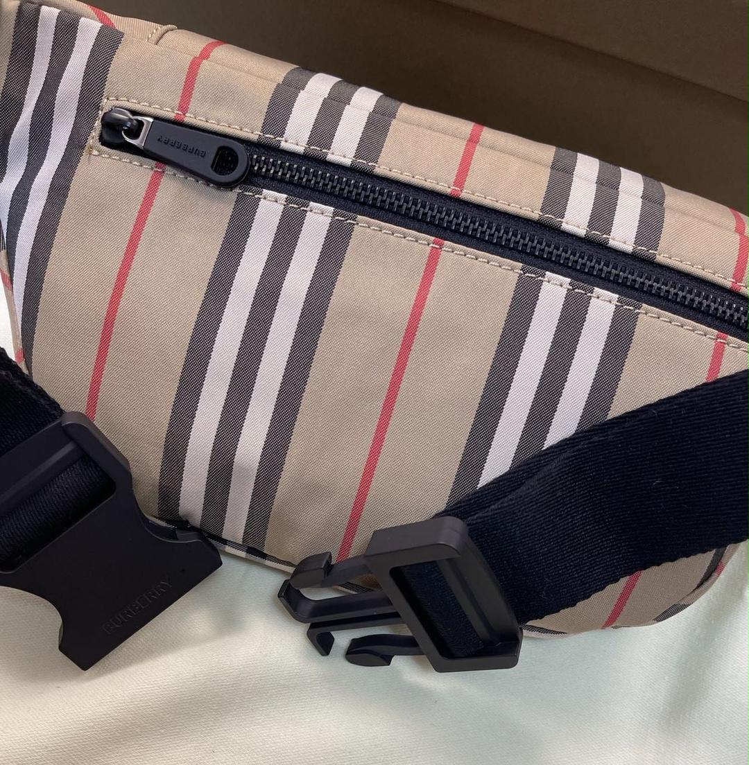 正規品低価 美品 BURBERRY バムバッグ ウエストバッグ 4rmWL-m63694770041 国産好評