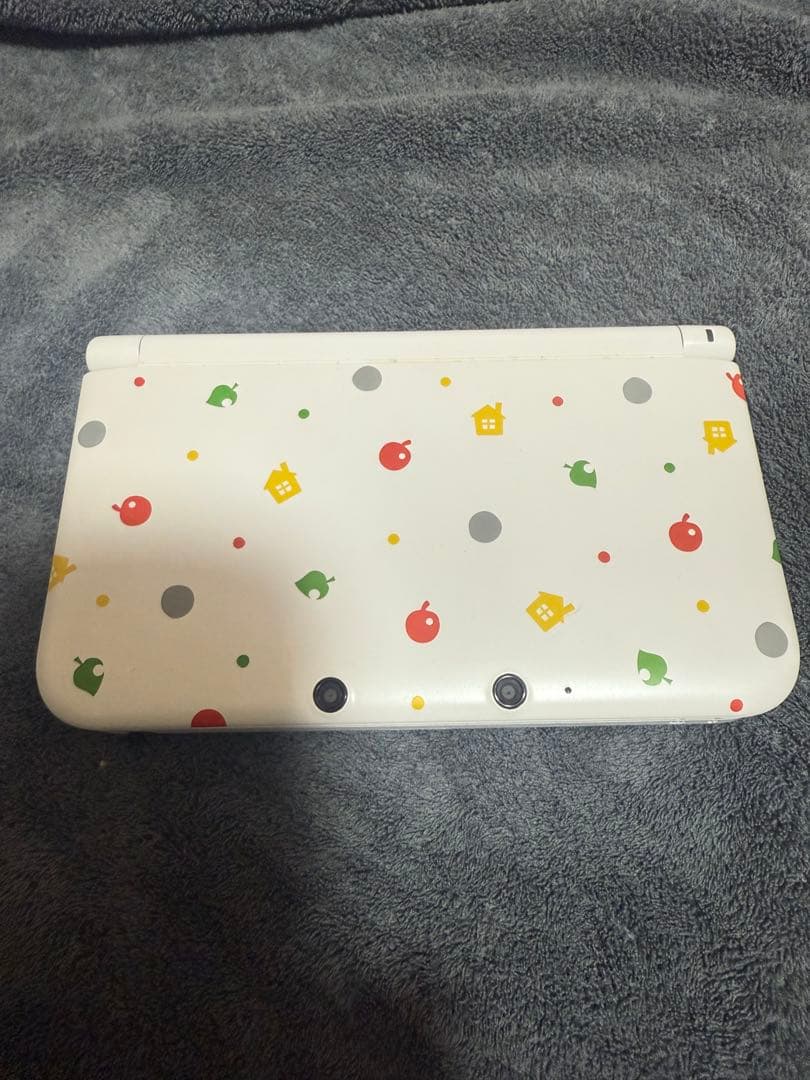 ニンテンドー3DS LL どうぶつの森目立った傷や汚れなし