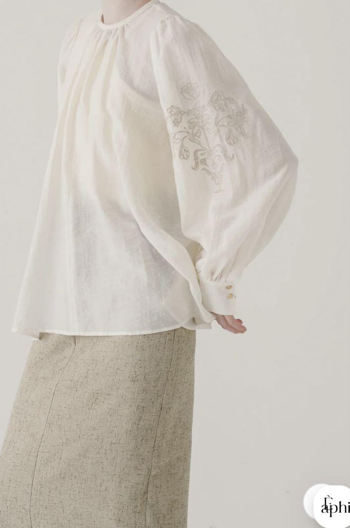 トップス VOLUME SLEEVE EMBROIDERY BLOUSE Eaphi
