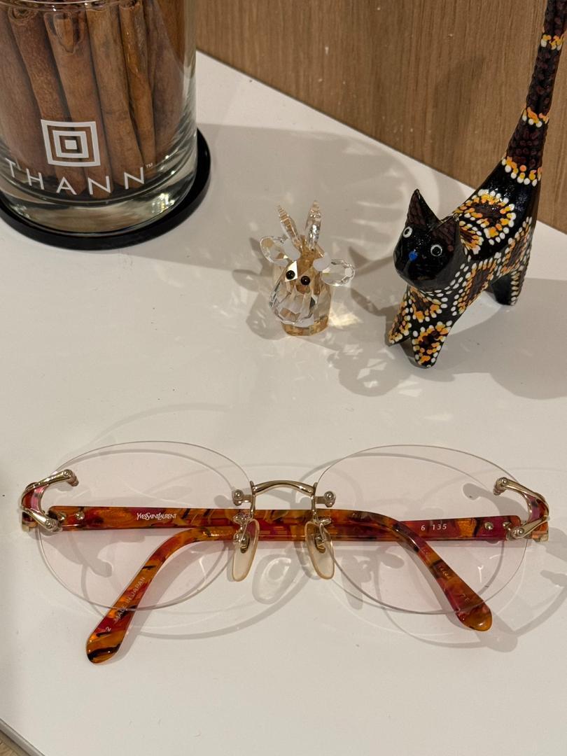 イヴサンローランYves Saint Laurentふちなし眼鏡