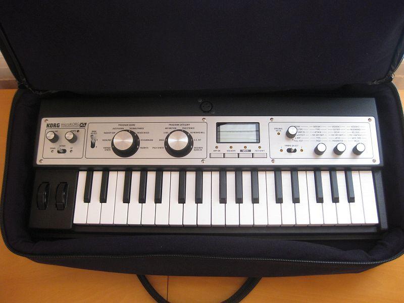 microKORG XL gatorキーボードケース付き 美品です。
