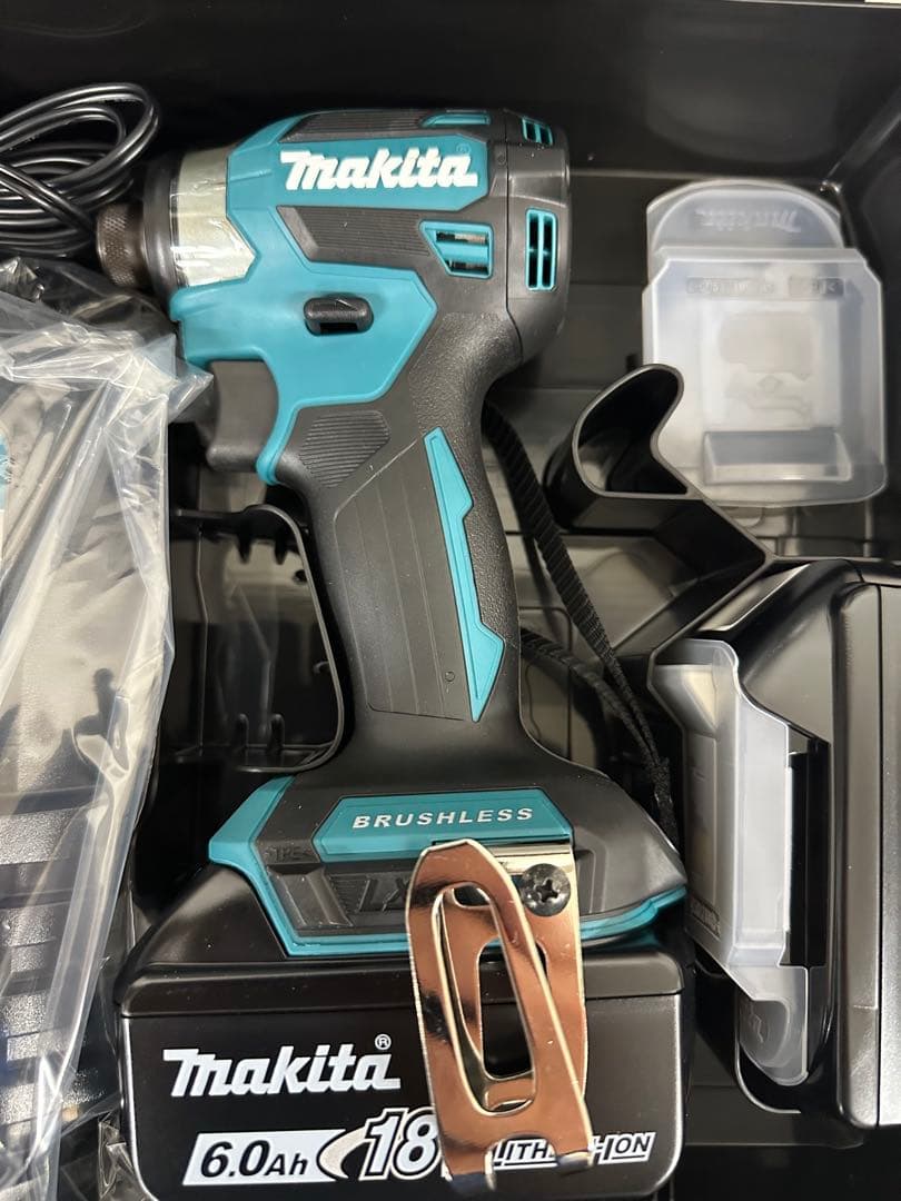 新品未使用！　マキタ　TD173DRGX 充電式インパクトドライバー　バッテリー