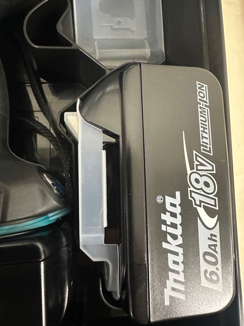 新品未使用！　マキタ　TD173DRGX 充電式インパクトドライバー　バッテリー