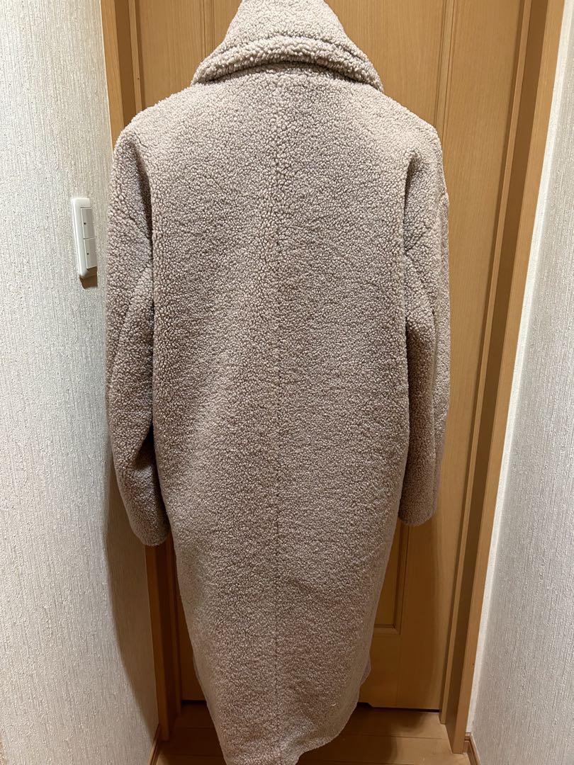 ベージュ