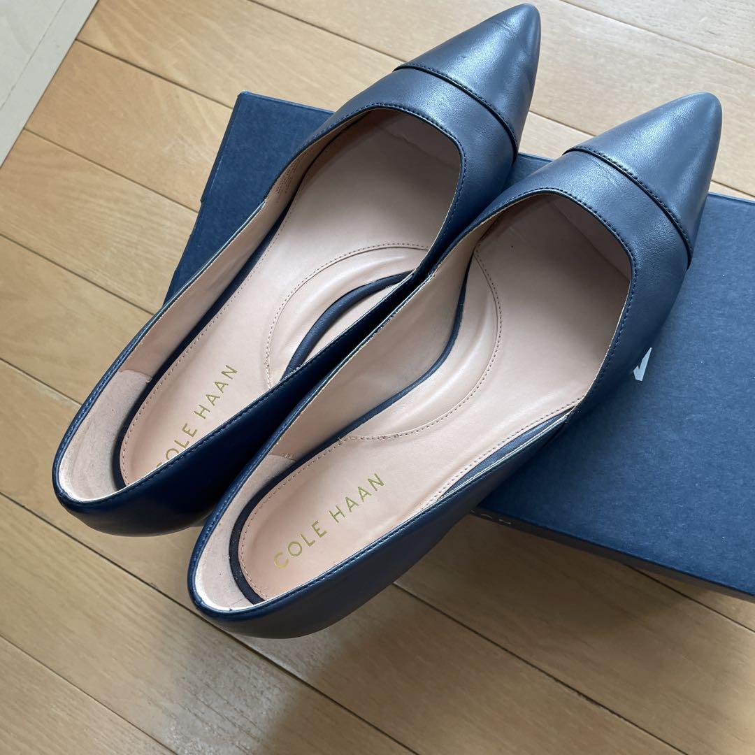 COLE HAAN ネイビー ポインテッドトゥ フラットヒール シューズ