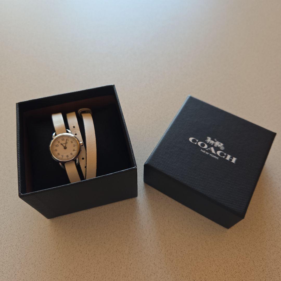 COACH ホワイト アナログ時計 キット ウォッチ・38MM（アナログ腕時計）｜COACH（コーチ）の