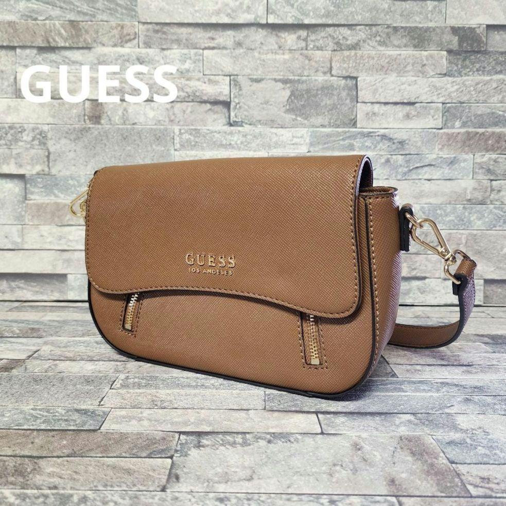 Guess■ DEESA キルティング 三角ロゴ クロスボディバッグ バッグ | GUESS(ゲス) JAPAN 公式オンラインストア | GUESS