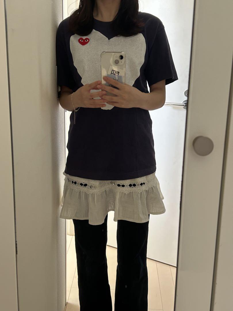 PLAY コム・デ・ギャルソン ネイビー ハートプリント Tシャツ