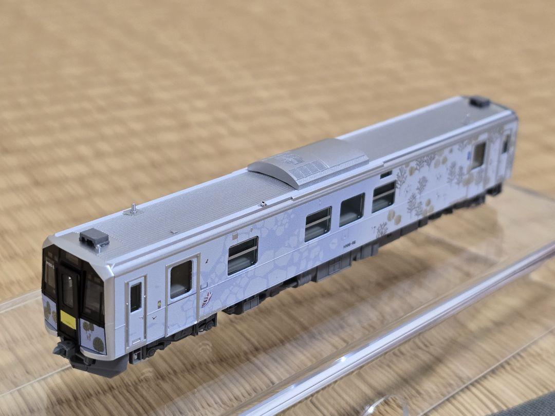 TOMIX 98136 H100形ディーゼルカー(釧網線・花咲線ラッピング車)