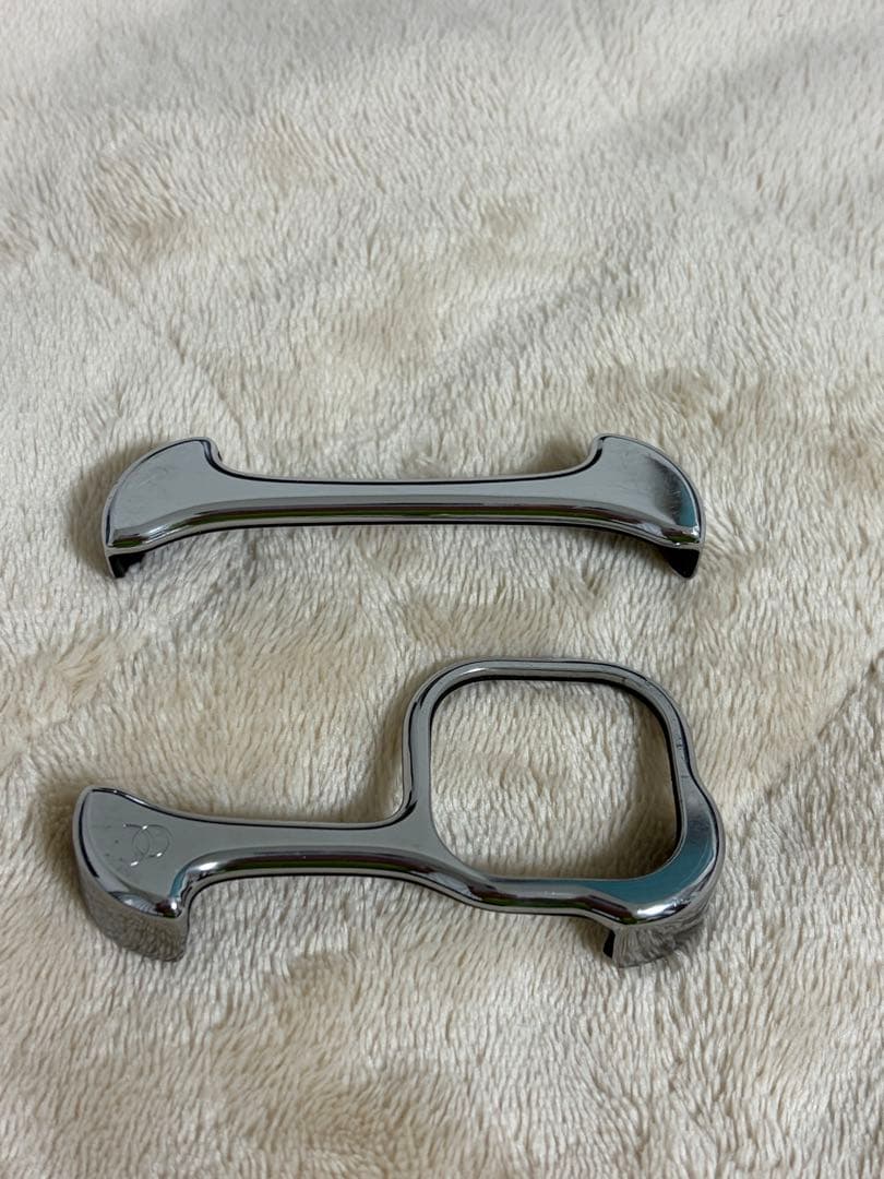 iPhone13用バンパー チタン製やや傷や汚れあり