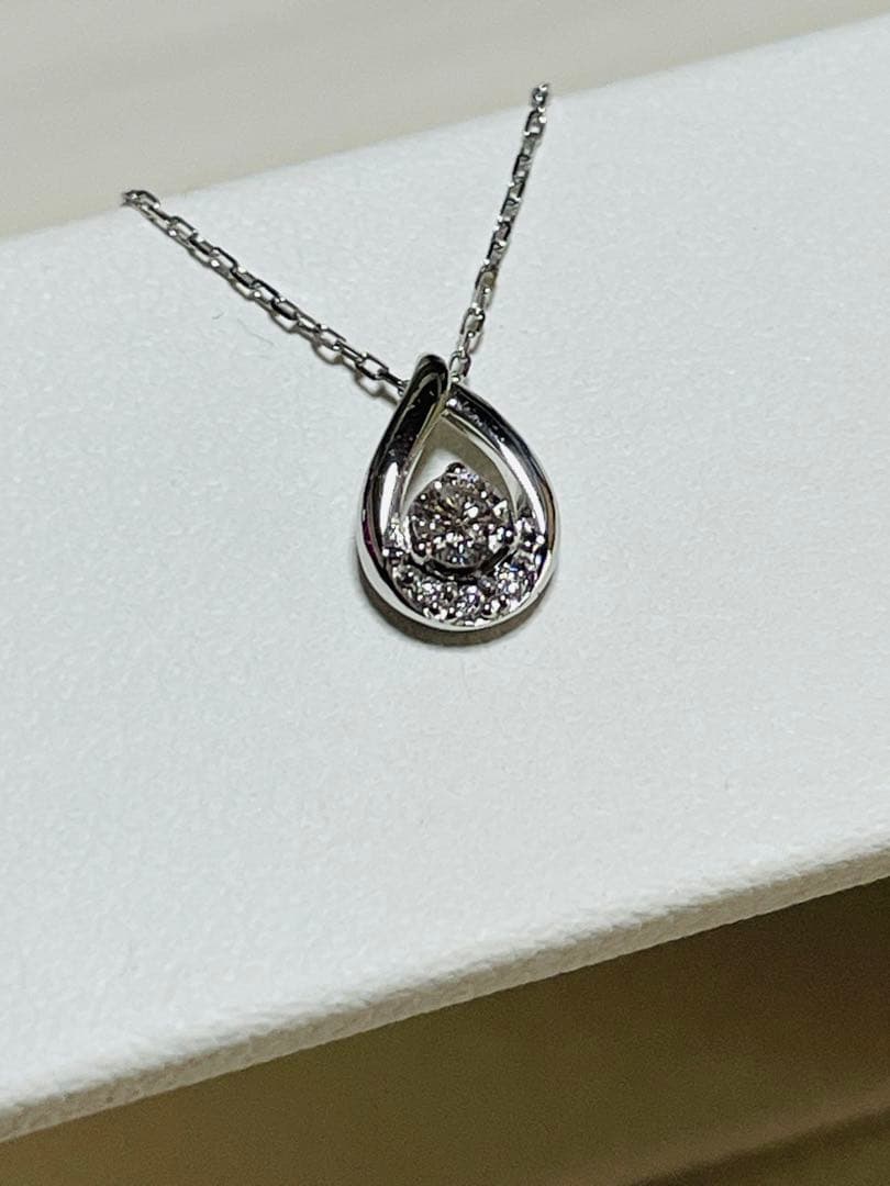 4°C 涙型ペンダント シルバーネックレス4℃