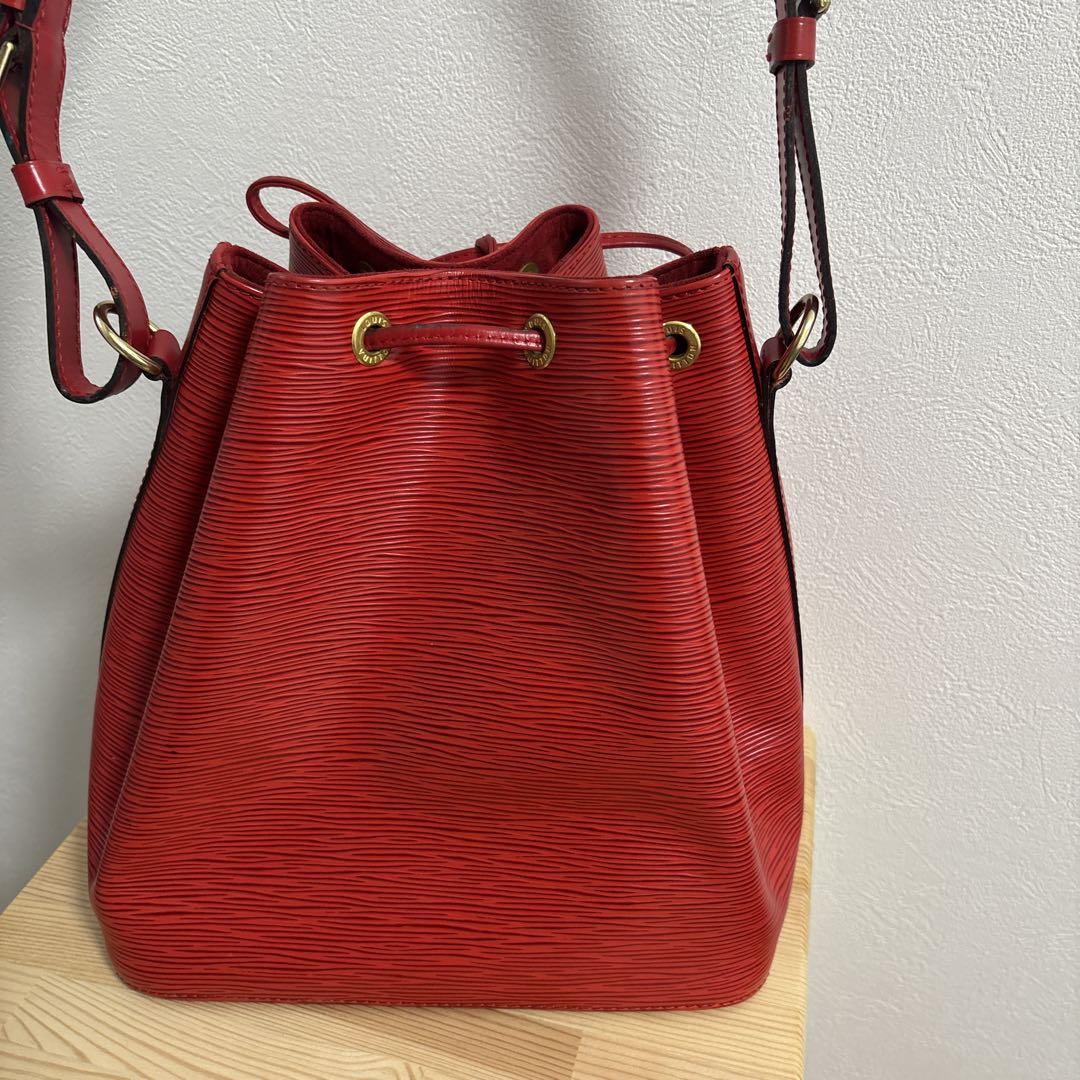 Louis Vuitton エピレザー バケットバッグ