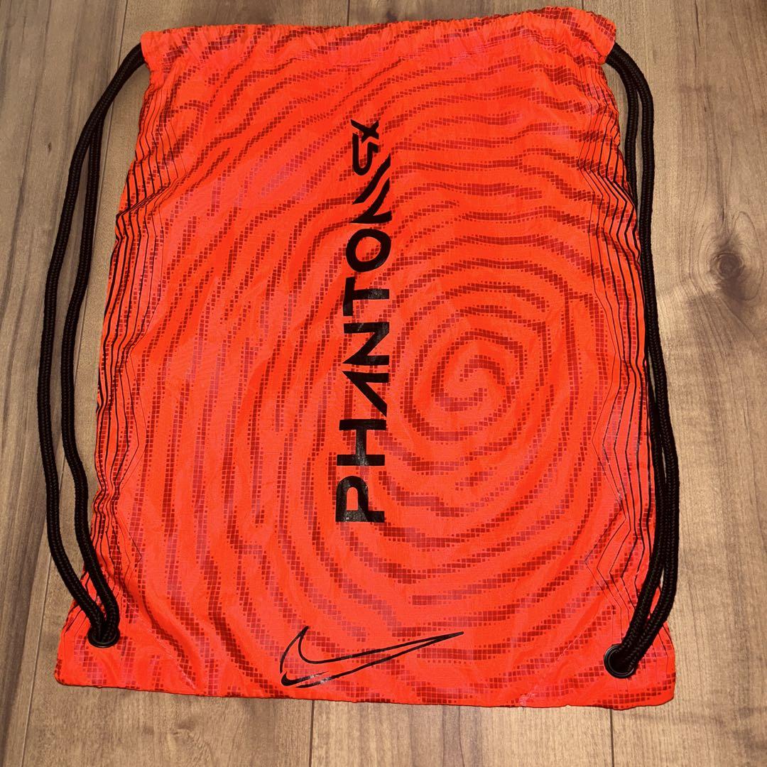 サッカー　スパイク NIKE ファントム