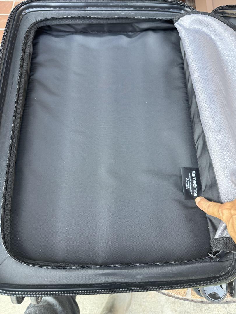 Samsonite EVOA 55 33L フロントオープン　機内持ち込み可