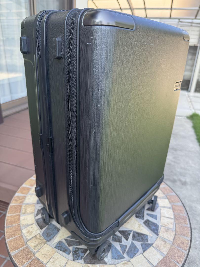 Samsonite EVOA 55 33L フロントオープン　機内持ち込み可