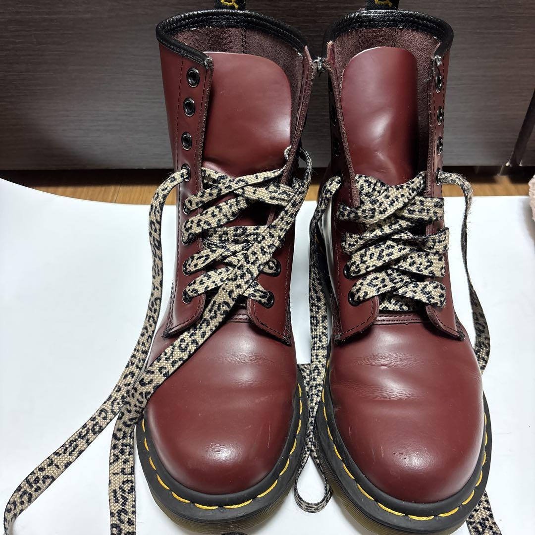 美品　Dr. Martens チェリーレッド　UK4