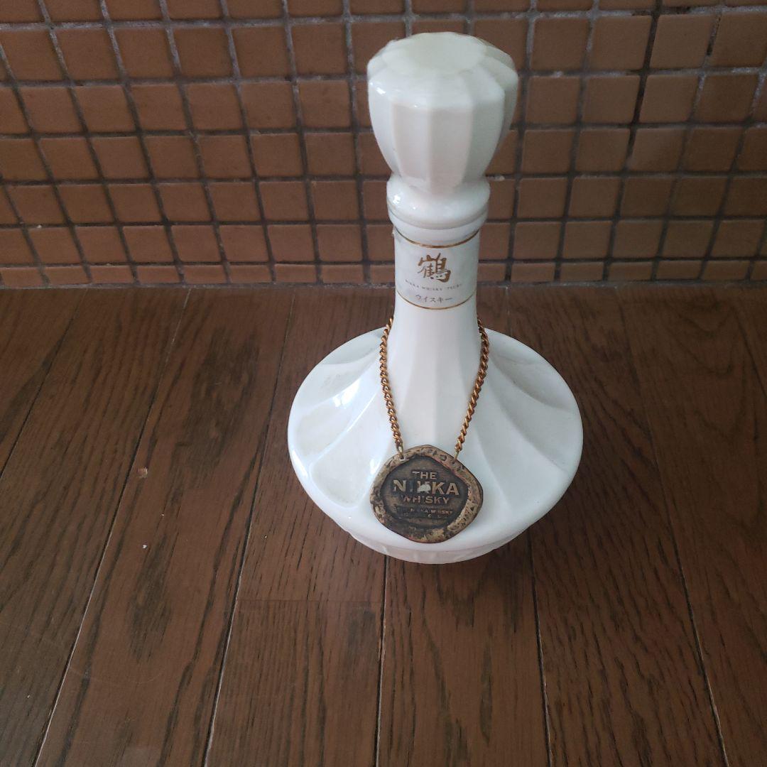 値下げ】 ニッカ鶴 白陶器ボトル 買取実績｜買取専門店こやし屋