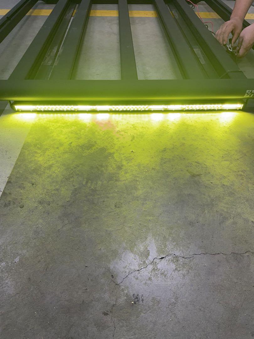 inno ルーフデッキ120 LEDバーライト付き クランプの鍵有り 画像5