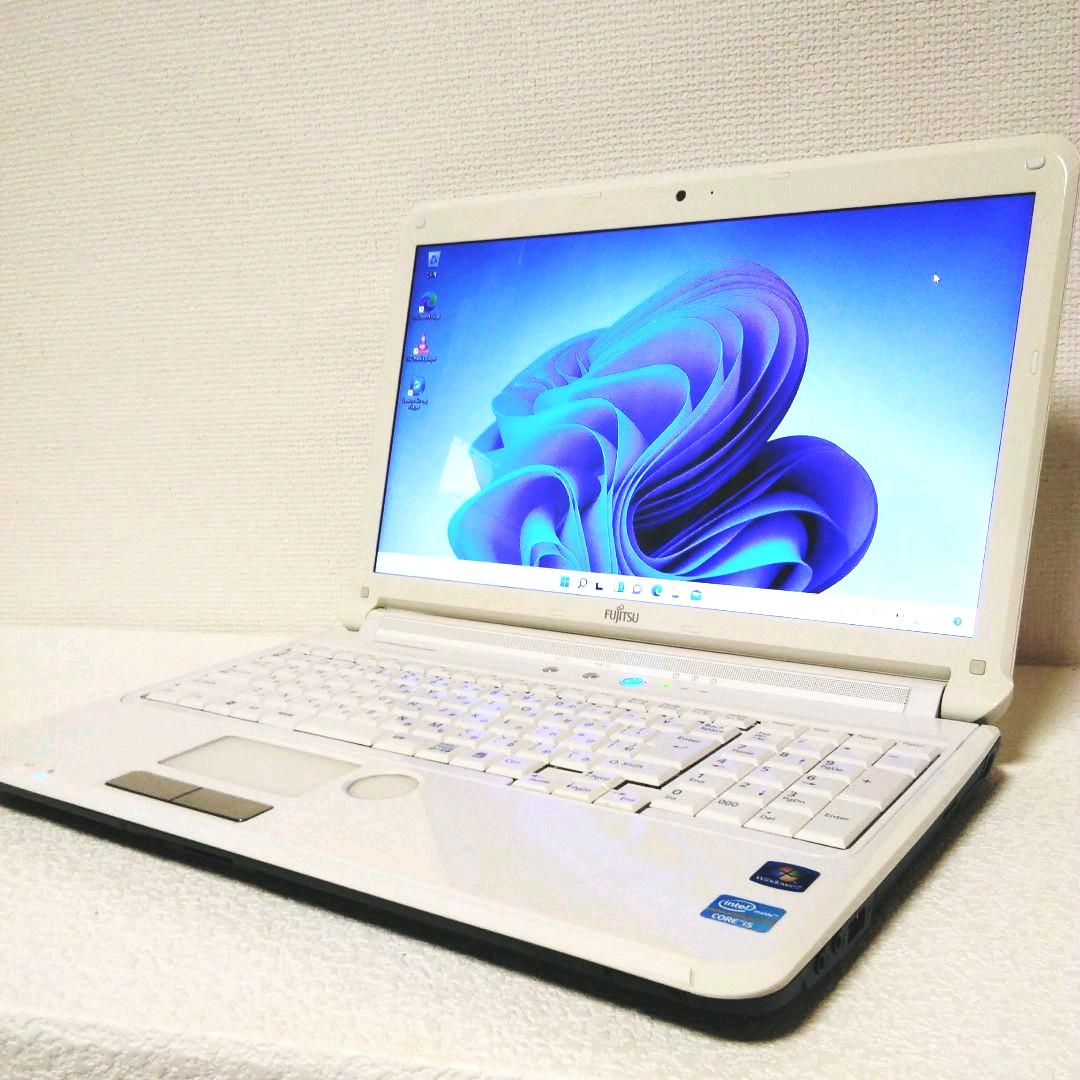 お得新品 富士通ノートパソコン Blu-ray Core i5 Webカメラ ZdnW6-m63777571529 ホワイト 正規品