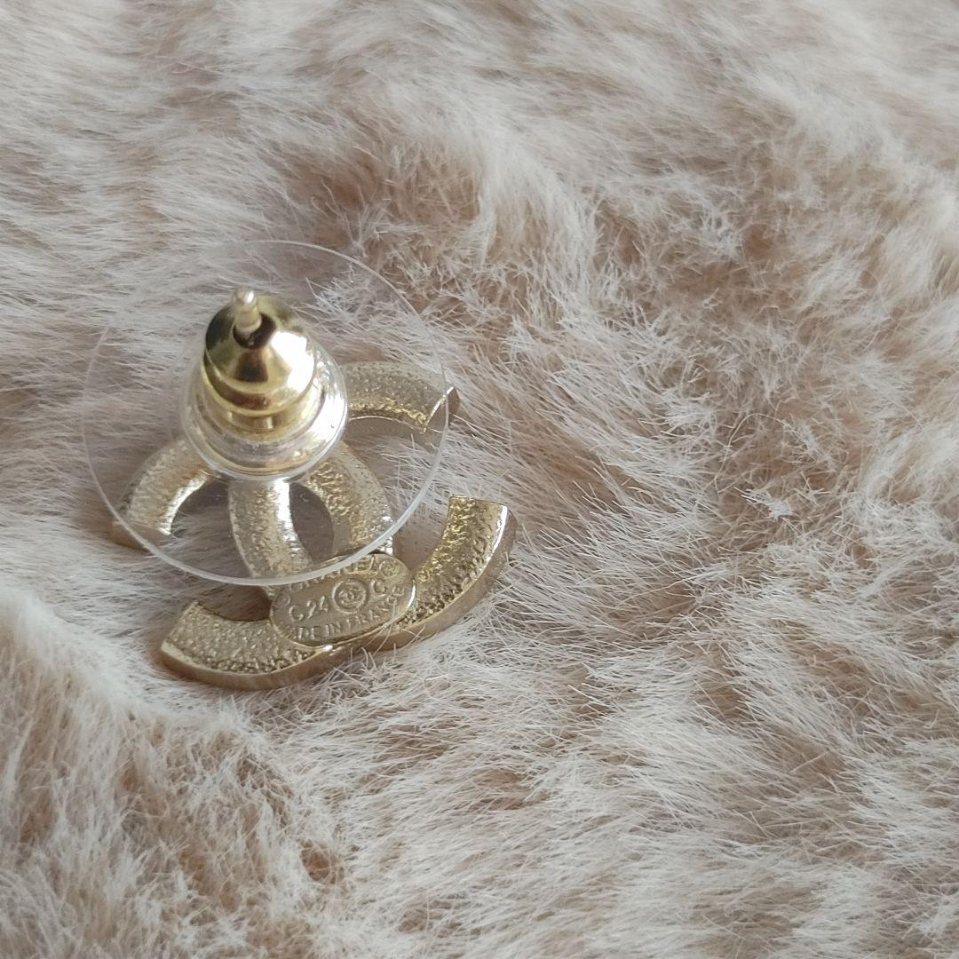 CHANEL CCロゴ ゴールドピアス