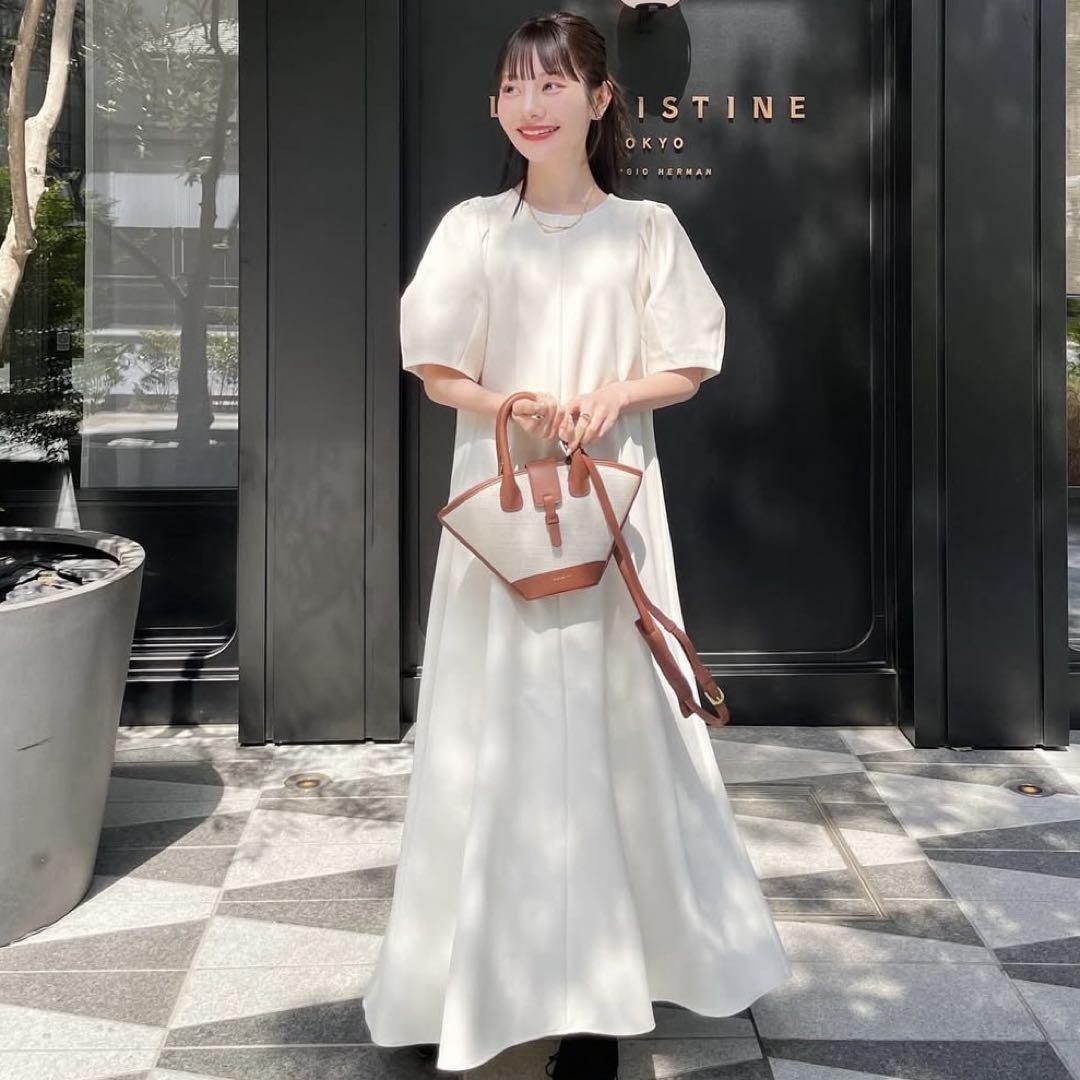 hinari ヒナリ　袖タックフレアワンピース　アイボリー　試着のみ