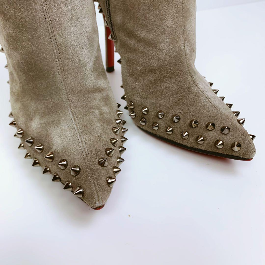Chrisutian Louboutin ショートブーツ スエード スダッズ ブーツ Chrisutian Louboutin ショートブーツ スエード スダッズ ブーツ
