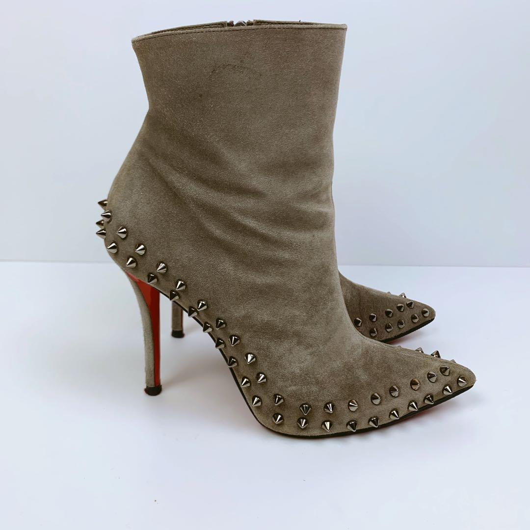 Chrisutian Louboutin ショートブーツ スエード スダッズ ブーツ Chrisutian Louboutin ショートブーツ スエード スダッズ ブーツ