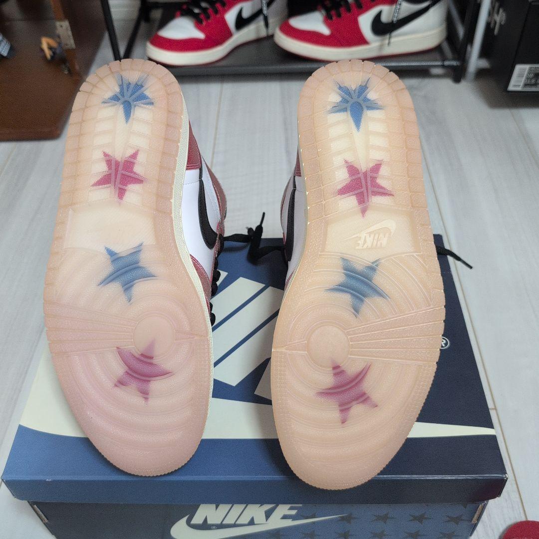 NIKE
