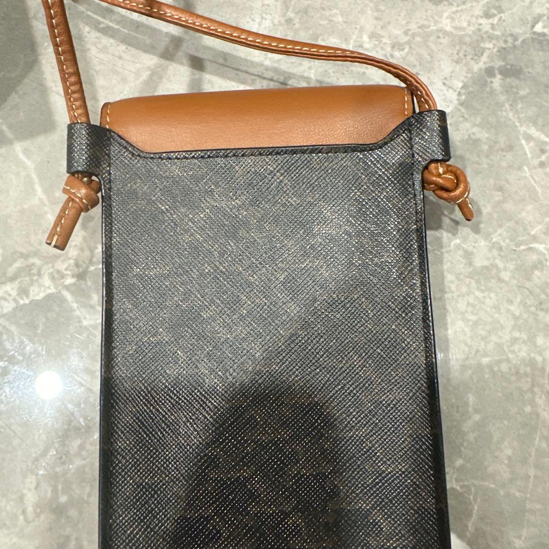 セリーヌ　フォンポーチ　スマホ用ショルダーバッグ　トリオンフ　箱・袋付き