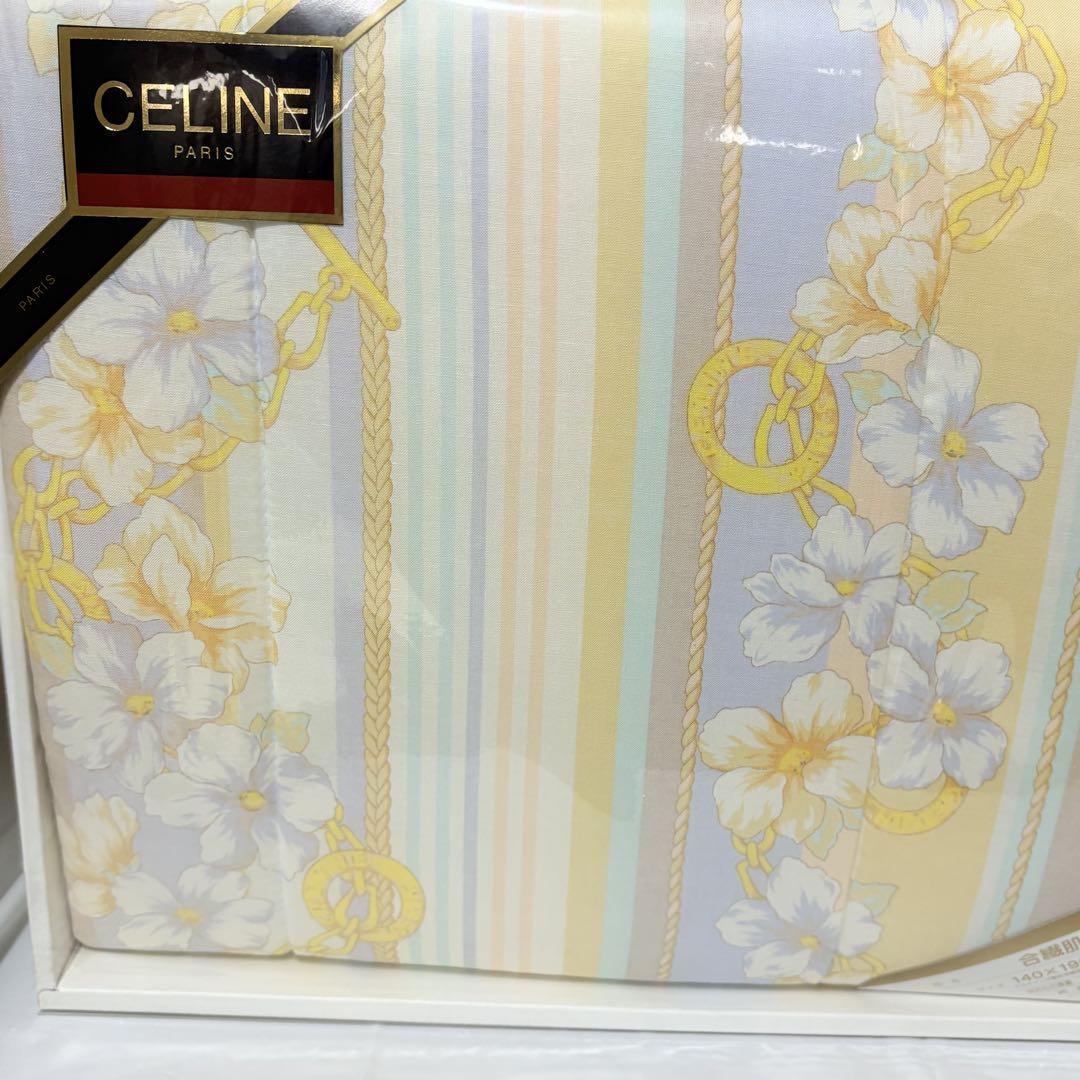 CELINE セリーヌ　ロゴチェーン花柄合繊肌掛けふとん