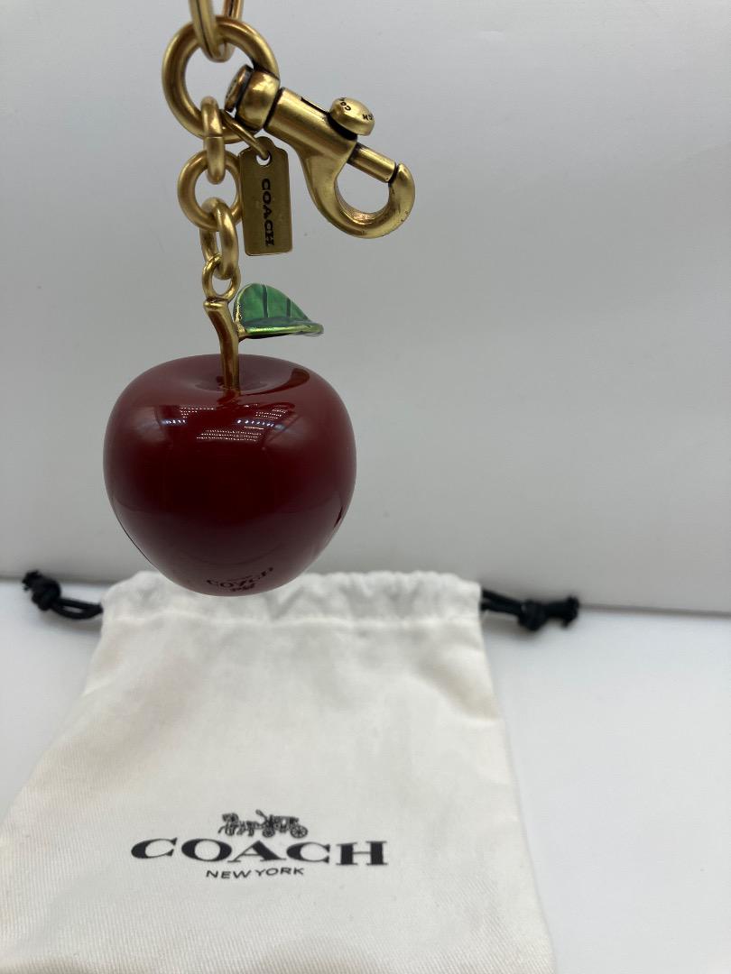 コーチ　りんご　アップル　キーホルダー　キーリング　バッグチャーム