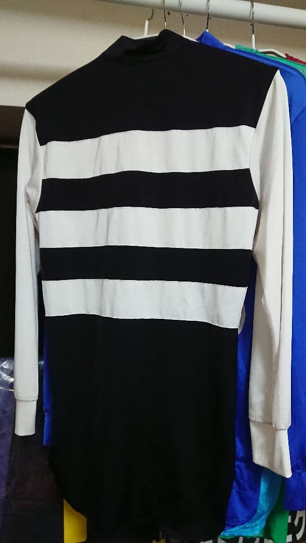 数量限定で特別販売。 競馬 JBCスプリント優勝馬主勝負服セットやや傷や汚れあり