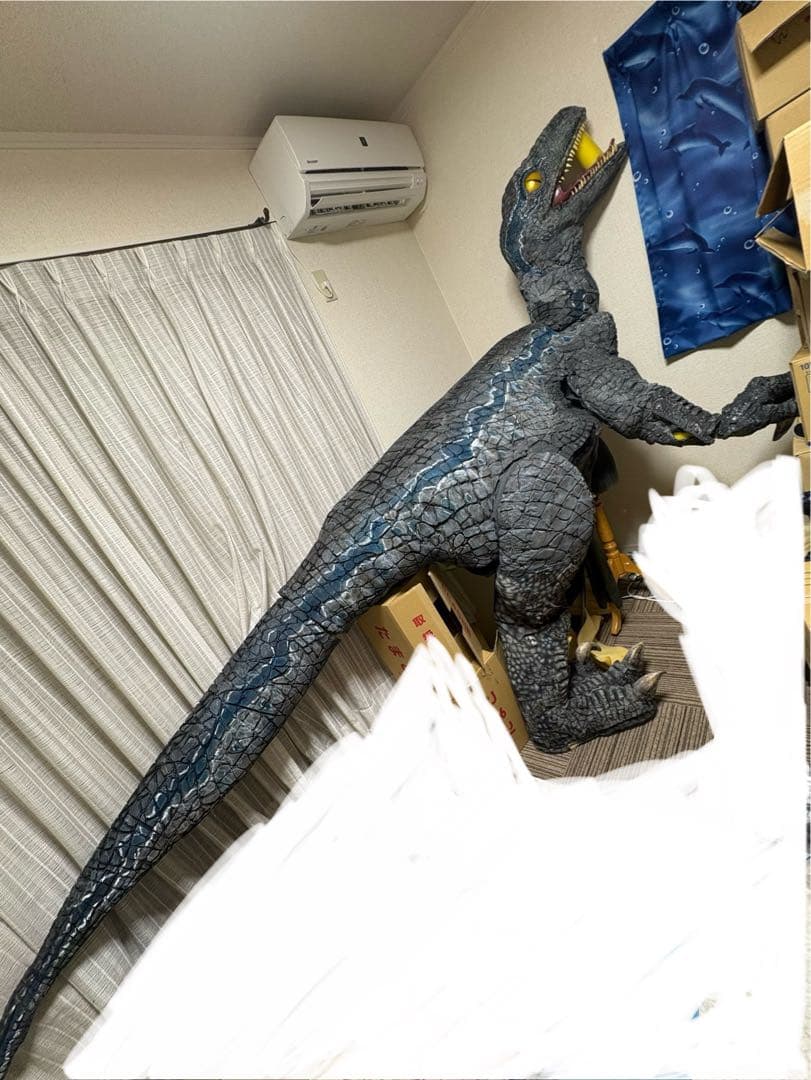 恐竜　着ぐるみ　ラプトル　特撮　アトラク