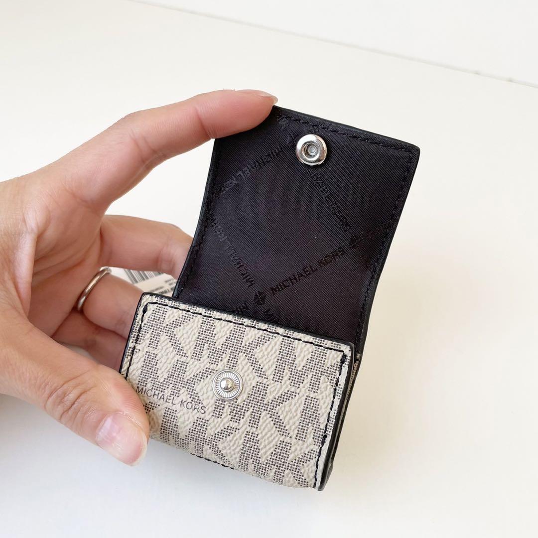 MICHAEL KORS 新品♡ Airpods エアーポッズ ケース MKロゴ